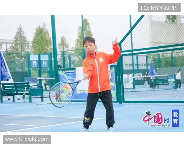 成都网球队在钻石联赛中的团队协作展现出卓越实力与默契配合